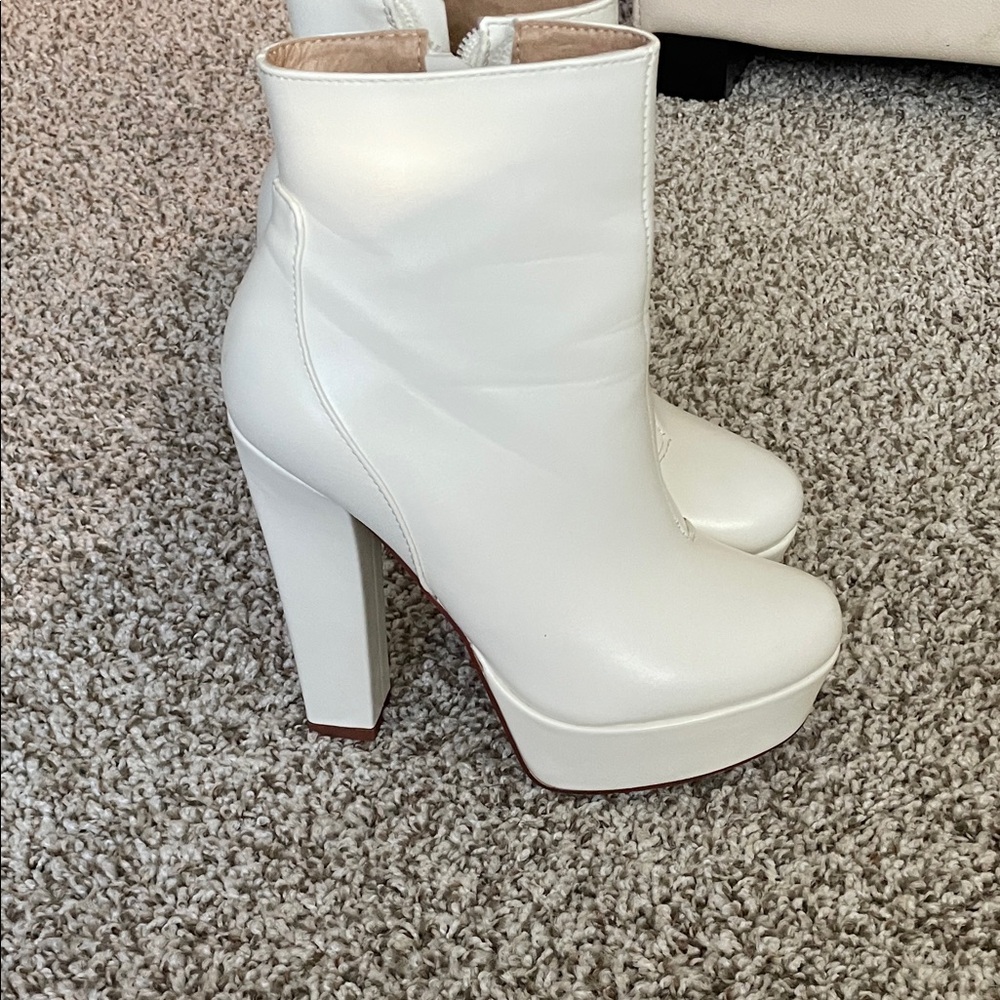 Azalea Wang Carli Platform White Boots